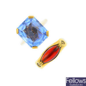 An 18ct gold carnelian dress ring and a synthetic spinel single-stone ring.