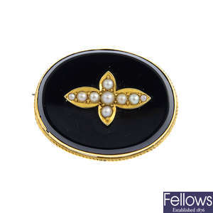A late Victorian gold split pearl and onyx brooch.