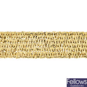 ORLANDO ORLANDINI - an 18ct gold 'Fiandra' bracelet.