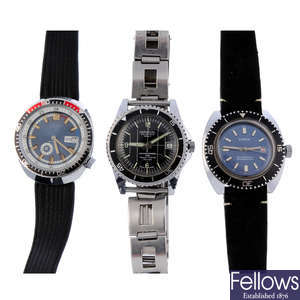 A group of five assorted vintage mechanical divers style watches.