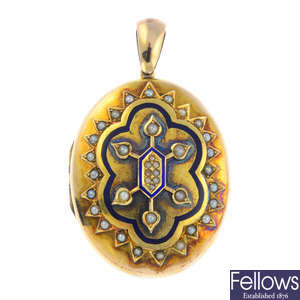 A late Victorian 15ct gold split pearl and enamel locket.