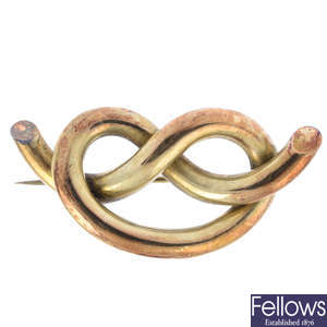 An early 20th century 18ct gold knot brooch.