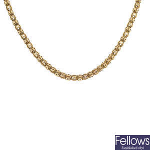 A late Victorian 15ct gold necklace.