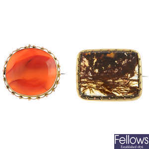 Two agate brooches.