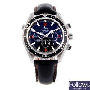 OMEGA - a gentleman's stainless steel Seamaster Planet Ocean Co-Axial chronograph wrist watch.