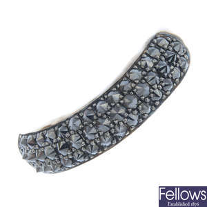 GERALDO - a black diamond 'Animals' dress ring.