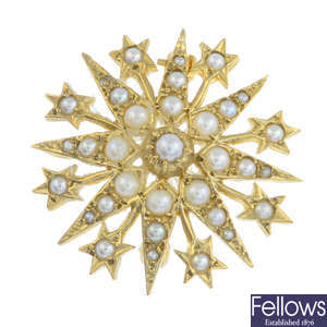 A 9ct gold split pearl star brooch.