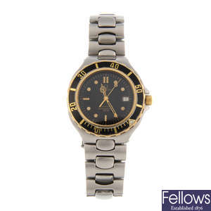OMEGA - a gentleman's bi-metal Seamaster Professional 200M bracelet watch.