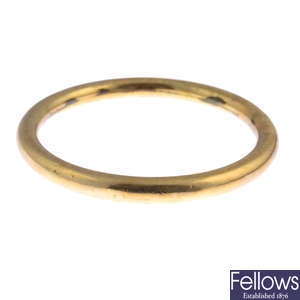 An early 20th century 9ct gold hollow bangle.