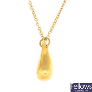TIFFANY & CO. - a 'Teardrop' pendant, with chain.