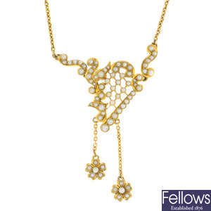 An early 20th century 15ct gold seed pearl necklace.