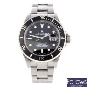 ROLEX - a gentleman's stainless steel Oyster Perpetual Date Submariner bracelet watch.