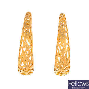 POMELLATO - a pair of 18ct gold 'Arabesque' hoop earrings.