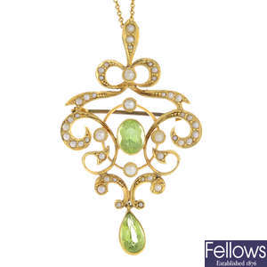 An early 20th gold century peridot and split pearl pendant, with chain.