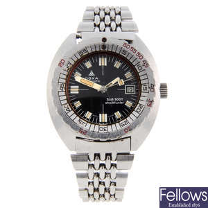 DOXA - a gentleman's stainless steel Sub 300T Sharkhunter bracelet watch.