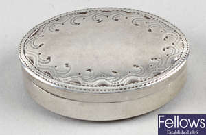 A George III silver vinaigrette of oval form.