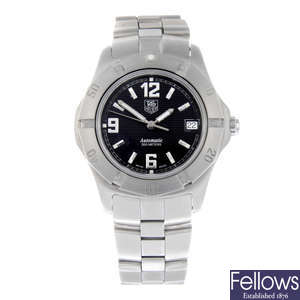 TAG HEUER - a gentleman's stainless steel 2000 Exclusive bracelet watch.