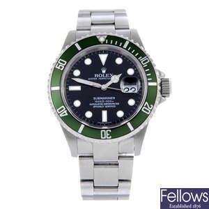 ROLEX - a gentleman's stainless steel Oyster perpetual Date Submariner bracelet watch.