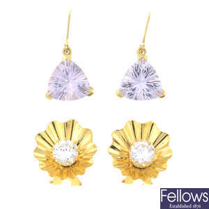 Two pairs of 9ct gold cubic zirconia earrings.