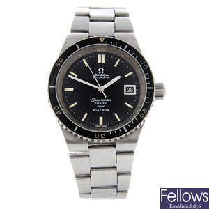 OMEGA - a gentleman's stainless steel Seamaster Cosmic 2000 Diver's bracelet watch.