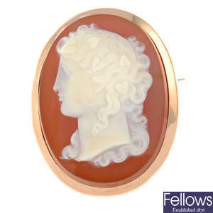 A banded agate cameo brooch.