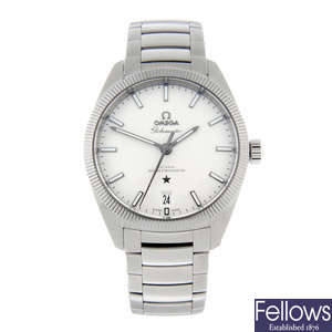 OMEGA – a stainless steel Constellation Globemaster Co-Axial bracelet watch, 39mm.