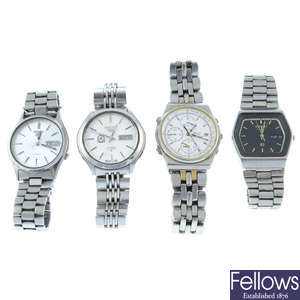 A group of fourteen assorted Seiko watches.
