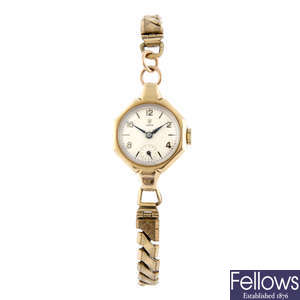 TUDOR - a 9ct yellow gold bracelet watch, 21mm.