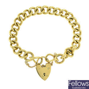 9ct gold bracelet, with heart-shape padlock clasp.