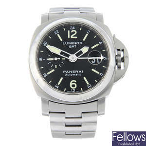 PANERAI - a stainless steel Luminor bracelet watch, 44mm.