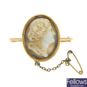 Early 20th century agate cameo brooch.