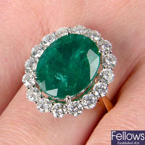 18ct gold emerald & diamond cluster ring