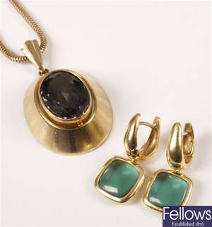 Two items of jewellery, to include an 8ct gold