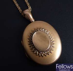Victorian oval locket with split pearl set front