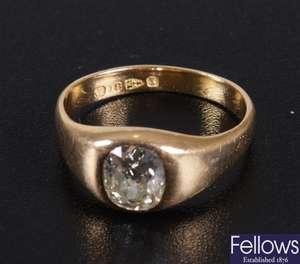 A gentleman's 18ct gold signet ring set with a