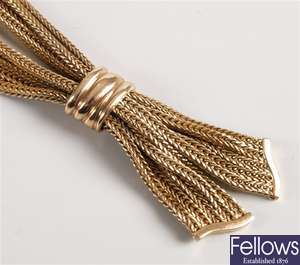 9ct gold fancy necklet, in a design of five