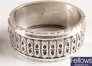 Victorian silver hinged bangle with a decorative