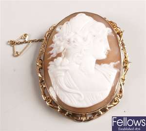 9ct rose gold oval shell cameo brooch depicting