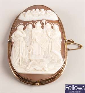 9ct gold mounted shell cameo brooch of distorted