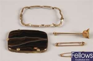 9ct gold foxhead bar brooch, three other bar