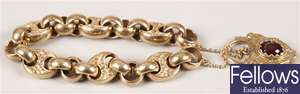 9ct yellow gold hollow oval decorated link