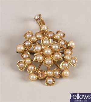 18ct gold seed pearl cluster brooch, with a