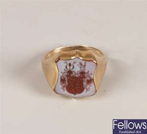 14ct gold chalcedony shield shaped seal ring