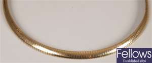 9ct gold flexible design necklet, length 16inch