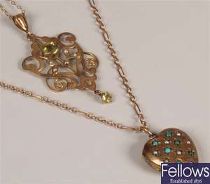 Edwardian 9ct gold pierced floral pendant set
