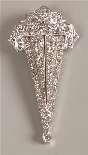 Diamond set brooch, the brooch in a pointed