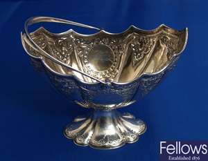 A Victorian silver sweetmeat basket by Martin,