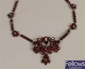 Bohemian garnet and seed pearl set necklet, with