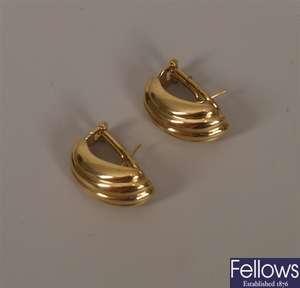 Pair of 18ct gold ribbed earrings, 14gms.