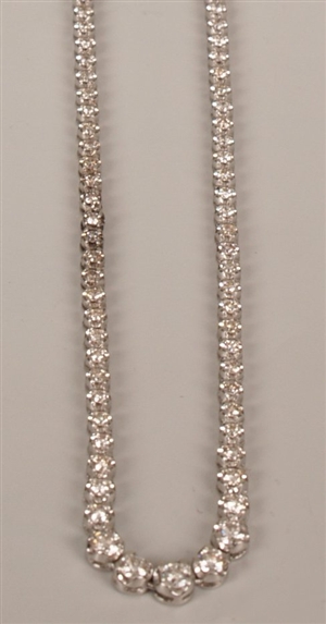 18ct white gold diamond necklet with the central